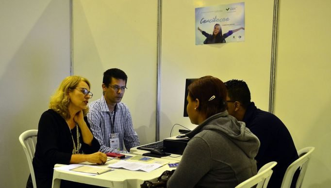 São Paulo - Primeiro dia da Semana Nacional da Conciliação. Tenda montada no parque da Água Branca realiza audiências pré-processuais (casos que não têm ação judicial em andamento) da Capital (Rovena Rosa/Agência Brasil)