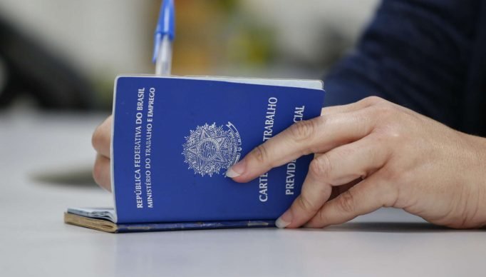CARTEIRA DE TRABALHO; SINE IDT; FOTOS©TATIANA FORTES/ GOV DO CEARA