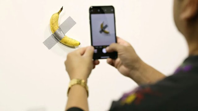 http___cdn.cnn_.com_cnnnext_dam_assets_220711144754-01-maurizio-cattelan-banana