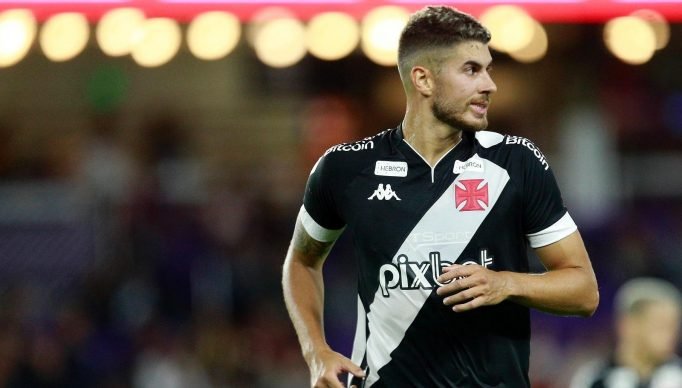 pedro-raul-do-vasco-em-jogo-contra-o-river-plate-1674007060911_v2_1600x1067