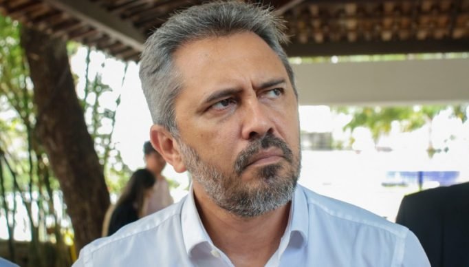 1__governador_elmano_reune_deputados_em_almoco____24-21074909