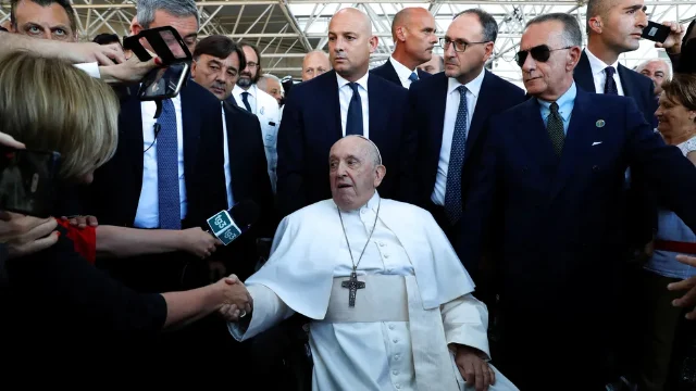 papa-francisco-recebe-alta-do-hospital-apos-9-dias-internado-em-roma-c03121b5-873a-4ac7-9290-75da81112e4e