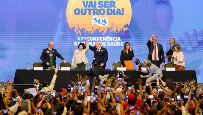 Brasília, 05/07/2023 O  presidente Luiz Inácio Lula da Silva, acompanhado da primeira-dama, janja Lula da Silva, da ministra da Saúde, Nísia Trindade e de outras autoridades, participa da 17ª Conferência Nacional de Saúde. Foto: Fabio Rodrigues-Pozzebom/ Agência Brasil