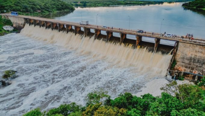 1_acude_quixeramobim_sangrando_005-21620037