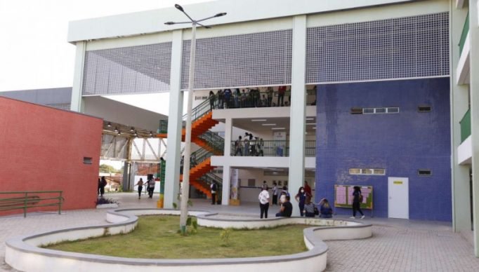 1_governo_do_estado_inaugura_nova_sede_da_escola_presidente_vargas__em_fortaleza_3-18054031