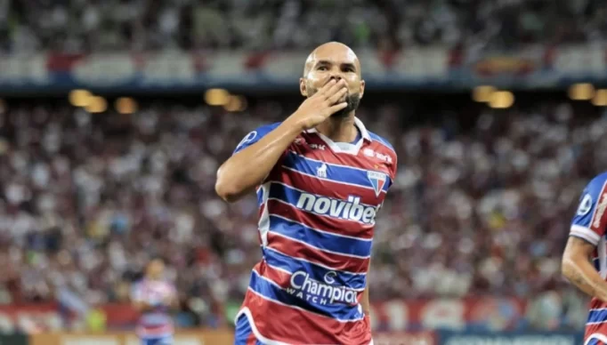 1_ze_welison_fortaleza_jogo_estudiantes_merida_sul_americana__2_-21888337