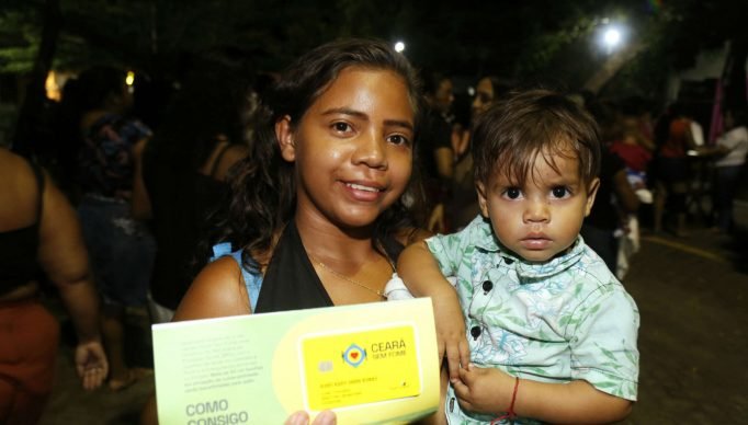 ENTREGA DE CARTOES DO CEARA SEM FOME EM AQUIRAZ

FOTOS: THIAGO GASPAR/ GOV. DO CEARA

TAGS: CEARA SEM FOME, AQUIRAZ, CARTAO, ENTREGA,