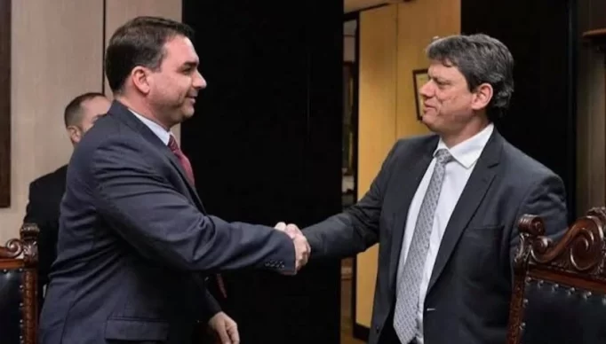 Flavio-Bolsonaro-Tarcisio-848x477