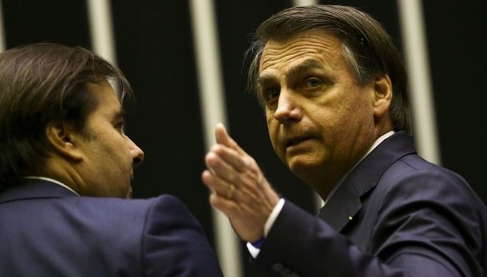 O presidente Jair Bolsonaro e o presidente da Câmara, Rodrigo Maia, durante sessão solene em homenagem ao ator Carlos Alberto de Nóbrega, na Câmara dos Deputados.