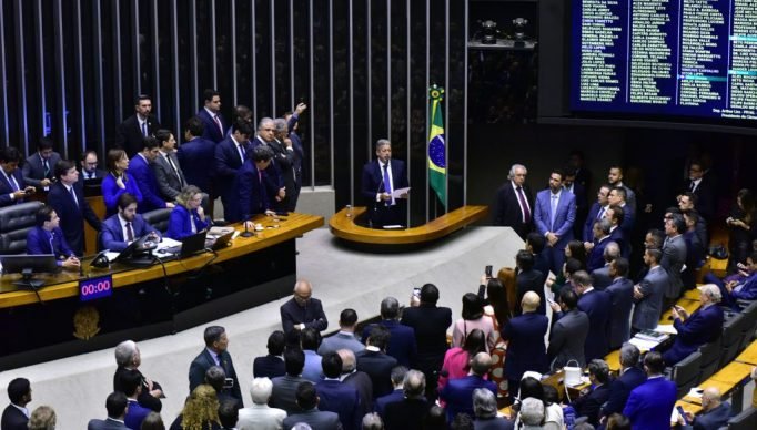 reforma-tributaria-aprovada-camara-arthur-lira-1024x631