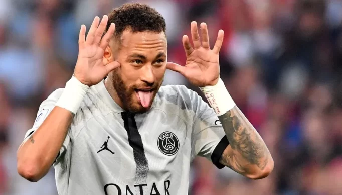 100227402-paris-saint-germains-brazilian-forward-neymar-celebrates-scoring-his-teams-fifth-goal-du