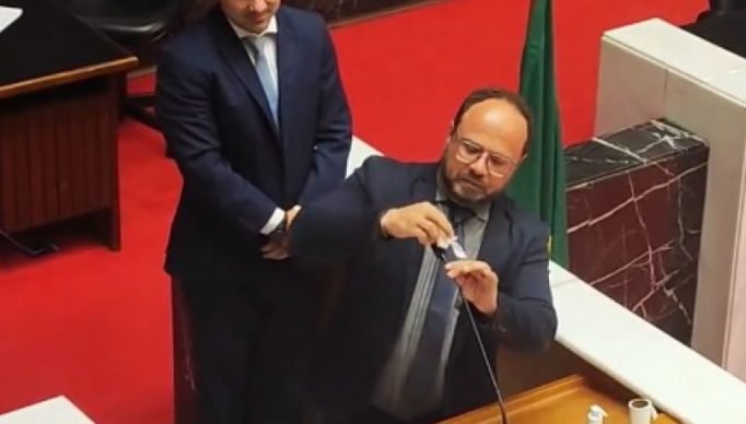 1_leleco_pimentel_deputado_minas_microfone_bolsonaro_reproducao_video-23194420