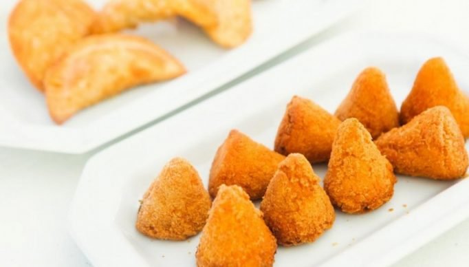 1_pasteis_coxinhas_foto_opovo-23202473