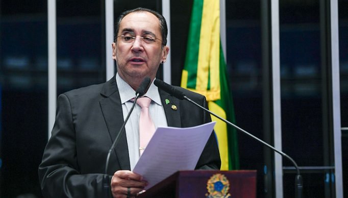 Plenário do Senado Federal durante sessão deliberativa ordinária semipresencial.

Na ordem do dia, a MP 1.128/2022, que altera as regras para as instituições financeiras deduzirem as perdas pelo não recebimento de créditos por clientes inadimplentes a partir de 2025. A matéria precisa ser aprovada até 15 de novembro para não perder a validade. 

Em discurso, à tribuna, senador Jorge Kajuru (Podemos-GO).

Foto: Jefferson Rudy/Agência Senado