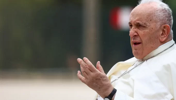 2023-08-02t095527z-62147816-rc2lf2a902zs-rtrmadp-3-pope-portugal-arrival