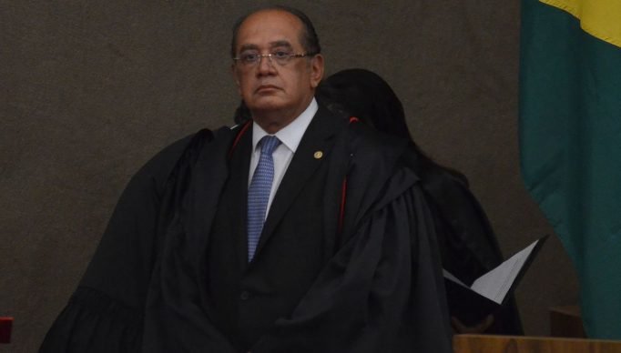 Brasília - O ministro Gilmar Mendes, do STF, toma posse como ministro titular do Tribunal Superior Eleitoral (TSE). O ministro vai ocupar a vaga aberta com a saída da ministra Cármen Lúcia (José Cruz/Agência Brasil)