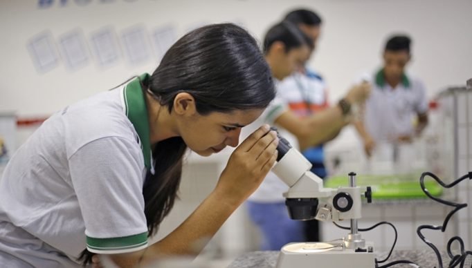 Inauguração da Escola Estadual de Educação Profissional (EEEP) Professor José Augusto Torres 
Local: BR-226 Km 167 - Senador Pompeu;© TIAGO STILLE/ GOV. DO CEARA