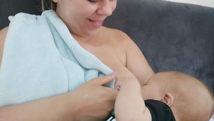 Eu, Priscila Gomes Nóbrega, RG sob número 12689413-8, autorizo o uso da minha imagem e do meu filho Davi Henrique Nóbrega, de minha autoria pela Agência Brasil.Agosto Dourado: amamentação ajuda a prevenir câncer de mama e outras doenças