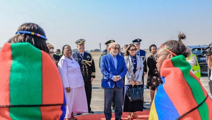 Joanesburgo, África do Sul, 21.08.2023 - Presidente Lula e a Primeira-dama Janja Lula da Silva desembarcam em Joanesburgo, África do Sul. Foto: Ricardo Stuckert/PR



 

Foto: Ricardo Stuckert/PR