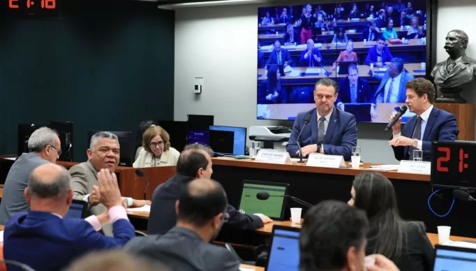 Brasília (DF) 17/08/2023 Depoimento do ministro da Agricultura e Pecuária, Carlos Fávaro na CPI do MST.  Foto Lula Marques/ Agência Brasil