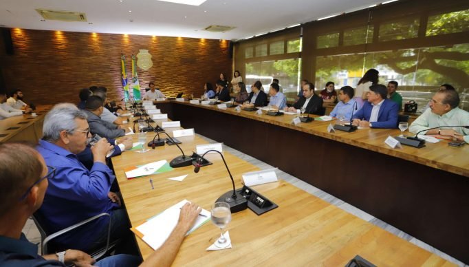 ENCONTRO COM LIDERANCAS EVANGELICAS COM O GOVERNADOR EM EXERCICIO EVANDRO LEITAO E A PRIMEIRA DAMA LIA DE FREITAS
FOTOS: ©HELENE SANTOS / GOV DO CEARA
TAGS: ENCONTRO, EVANGELICOS, CEARA SEM FOME, GOVERNADOR EM EXERCICIO EVANDRO LEITAO, PRIMEIRA DAMA LIA DE FREITAS.