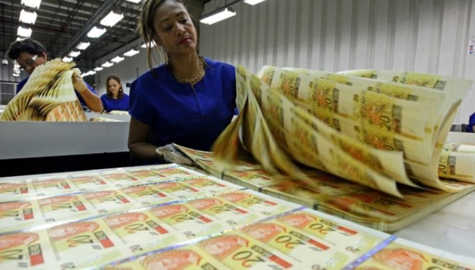 6415397.155701-738x450