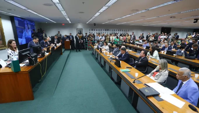 Comissão da Câmara que depate proibição da casamento homoafetivo