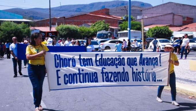 Desfile-da-Independencia-em-Choro-2023-990x662