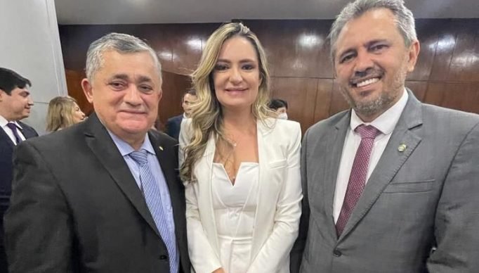 Fn_sGVnXEAI0a00-e1694446880362