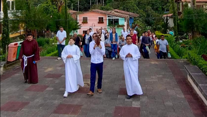 Screenshot 2023-09-26 at 19-42-50 (5) Facebook