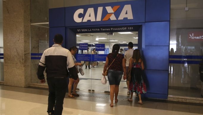 Agências da Caixa abrirão neste sábado para saque do FGTS