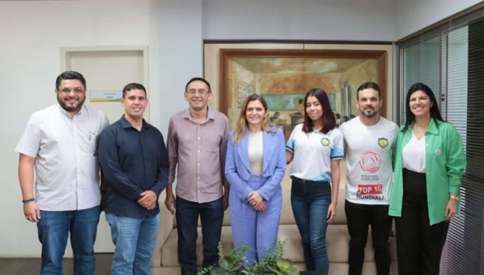 secretarios-e-escolas-1200x800-1