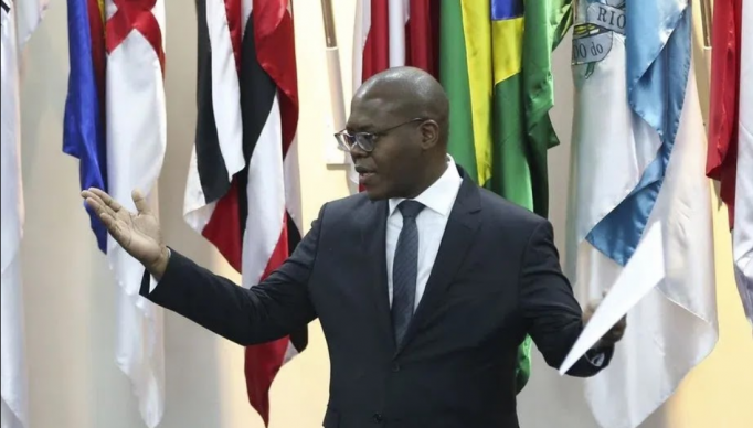 Screenshot 2023-10-26 at 16-07-17 Roberto Moreira