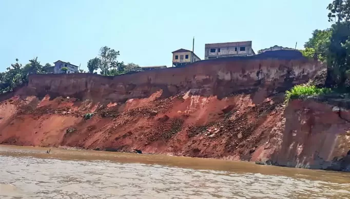 Beruri (AM) 01/10/2023 – Desabamento de barranco na comunidade do Arumã, próxima a Beruri, interior do Amazonas 
Foto:Prefeitura de Beruri/Divulgação