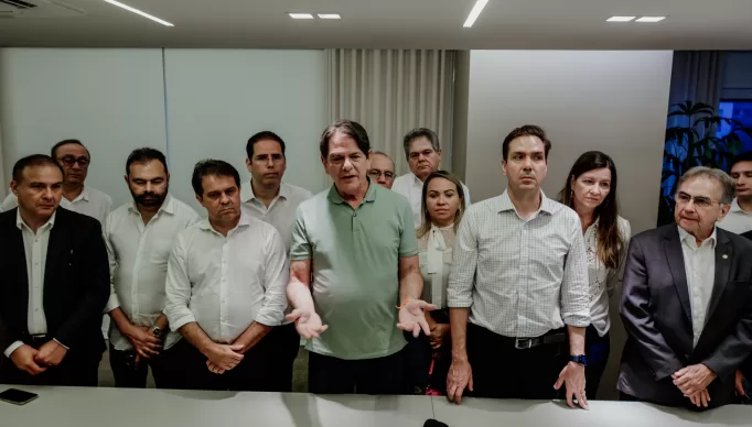 coletiva_de_imorensa_cid_gomes_004-23666618