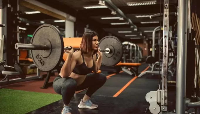 musculacao-mulher-saude-exercicios-2