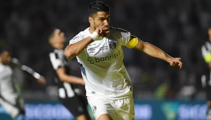 suarez-gremio-botafogo-e1699577999527