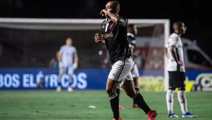 Ele jogou no Atlético-MG, ganhou o Campeonato Brasileiro, e agora pode  chegar no Vasco