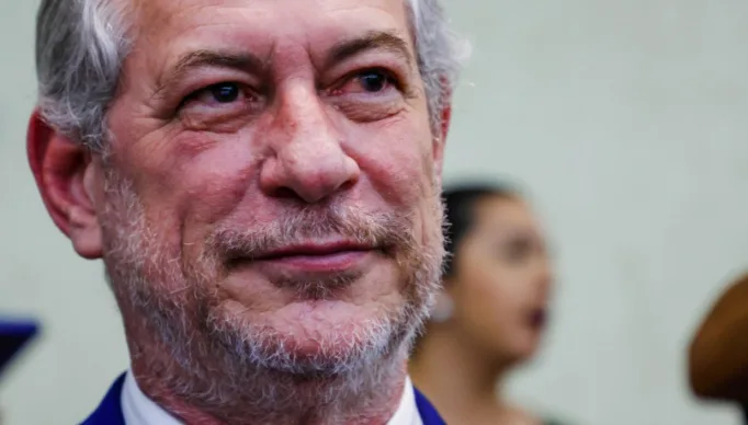 1_ciro_gomes_palestra_cdl_7-22284560