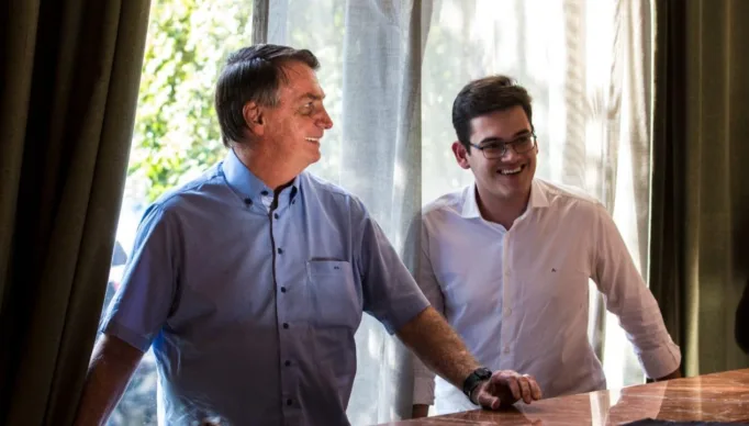 Jair-Bolsonaro-e-Carmelo-Neto