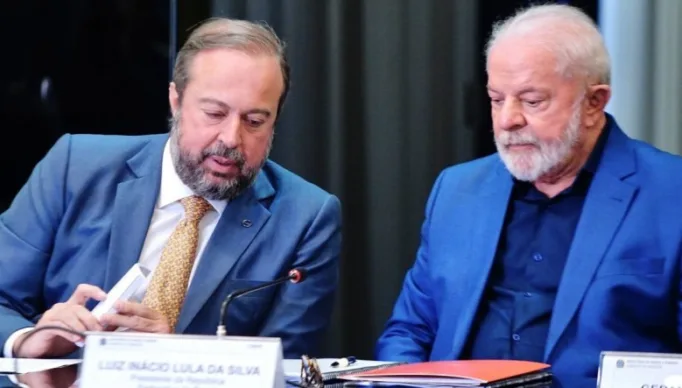1_lula_com_silveira_no_conselho_nacional_de_politica_energetica-23192743