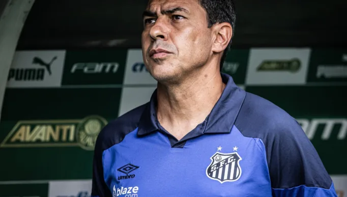 Carille questiona qualidade do gramado de estádio do Palmeiras: “o