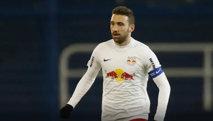 Com janela aberta, Flamengo mantém confiança em acertar com Léo