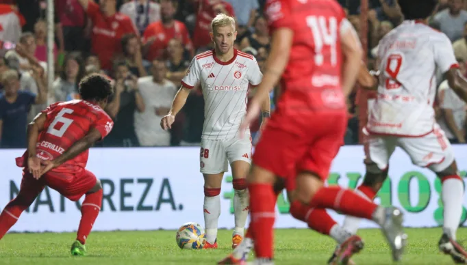 Com time reserva, Inter empata com São José no Campeonato