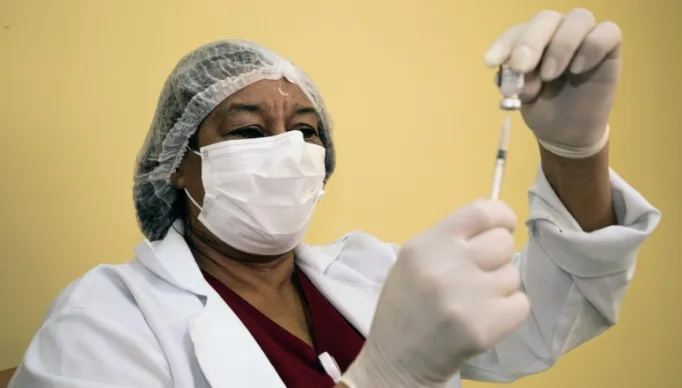 Copia-de-230227_PRIMEIRA-VACINA-BIVALENTE-COVID_CG0524_2-1