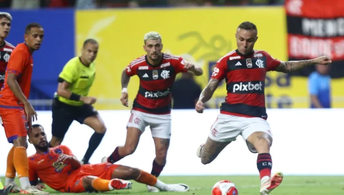 Flamengo usa força máxima e goleia Audax na estreia do