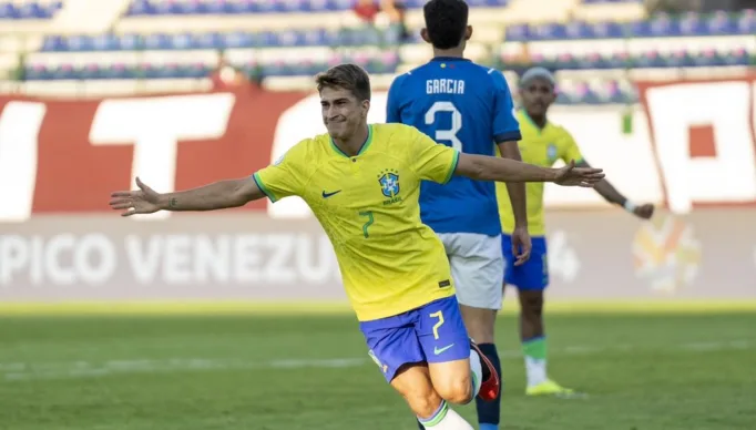 GFCq-KEWgAAjEJf_Easy-Resize.com