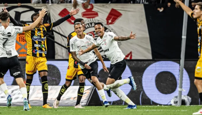 Maior campeão da Copinha, Corinthians vence e encara o Cruzeiro