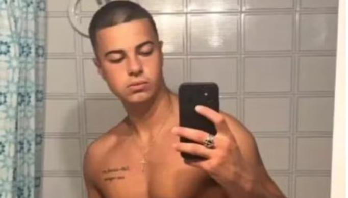 Screenshot 2024-01-03 at 08-47-50 Marinheiro é expulso após descoberta de que produzia material erótico em navio de guerra britânico e vendia em plataforma adulta