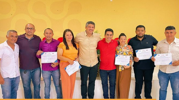 Screenshot 2024-01-11 at 12-43-03 ROBERT VIANA (@prefeitorobertviana) • Fotos e vídeos do Instagram